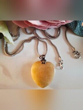Vintage 80s ✨️💛Jade Heart Pendant Necklace